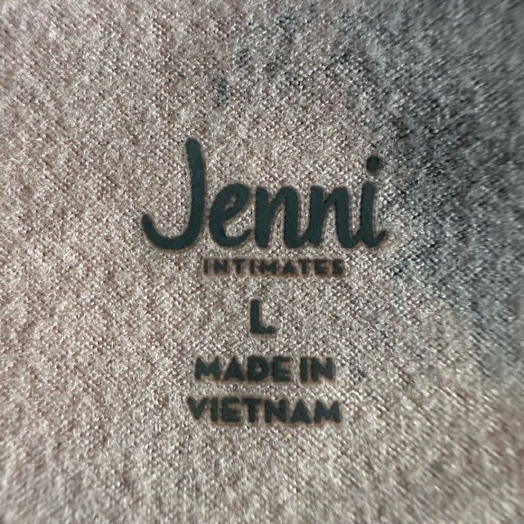 Jenni large work out top.  Purplish hues.   Comfortable 💜 - Picture 8 of 11